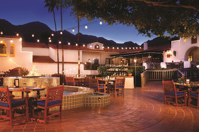 Outdoor Dining Plaza