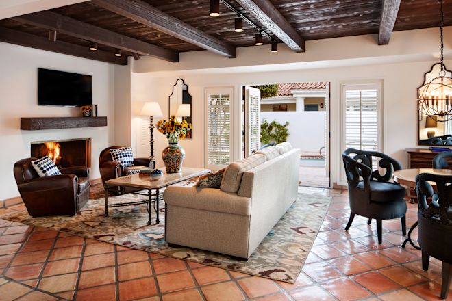 El Presidente Suite Living Room