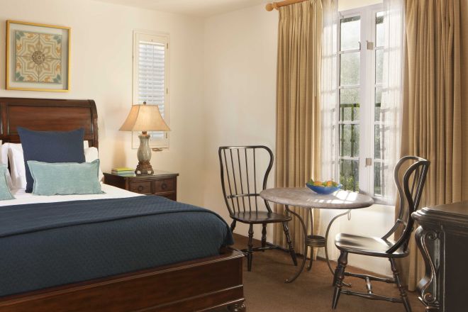 Spa Villa Fireplace - 2 Queens