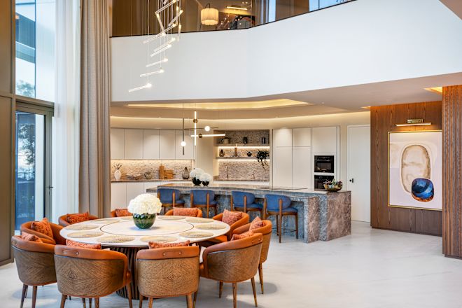 Kuchyňský prostor s mezipatrem nad ním