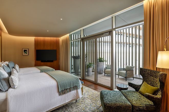 Ložnice s posuvnými dveřmi ven