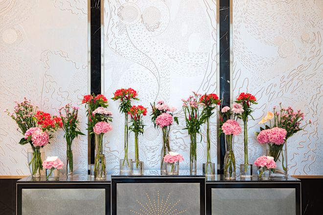 ロビーエリアの花瓶