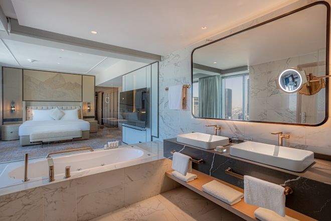 King Club Signia Ambassador Suite Bathroom with Tub