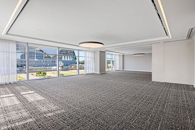 Magnificent Meeting Room with Divider