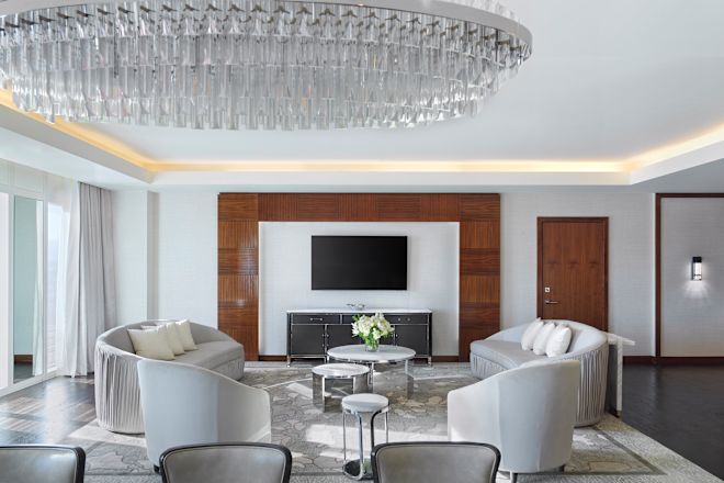 Guestroom lounge area