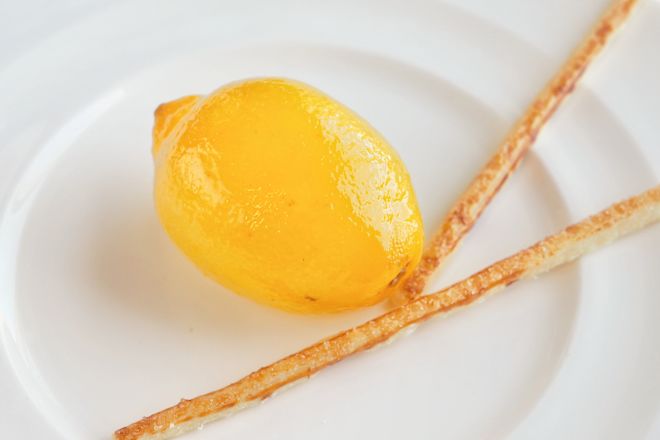 Bull & Bear restaurant, lemon dessert