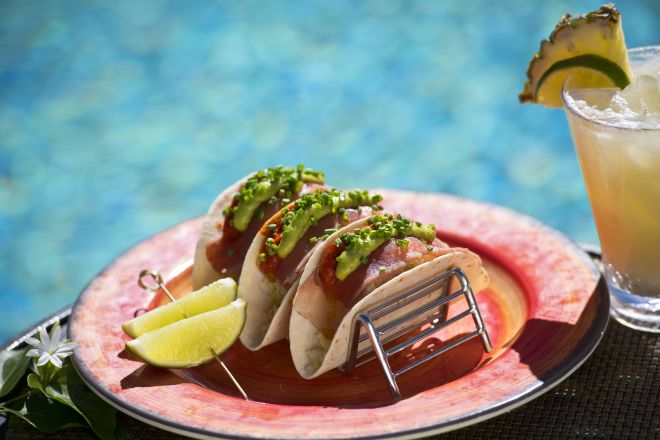 Tacos di Atas Piring di Restoran Aquamarine