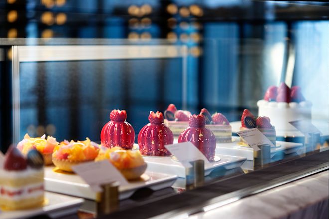 Patiserie la tejghea la restaurantul Pavilion