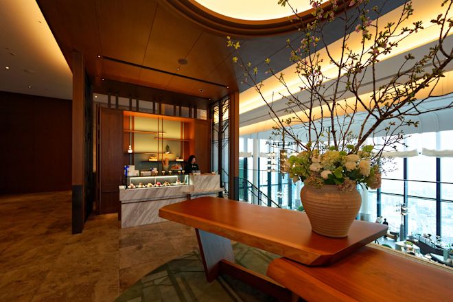 Zonă de luat masa în restaurantul Pavilion