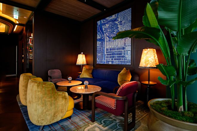 Zonă de zi la restaurantul Canes and Tales