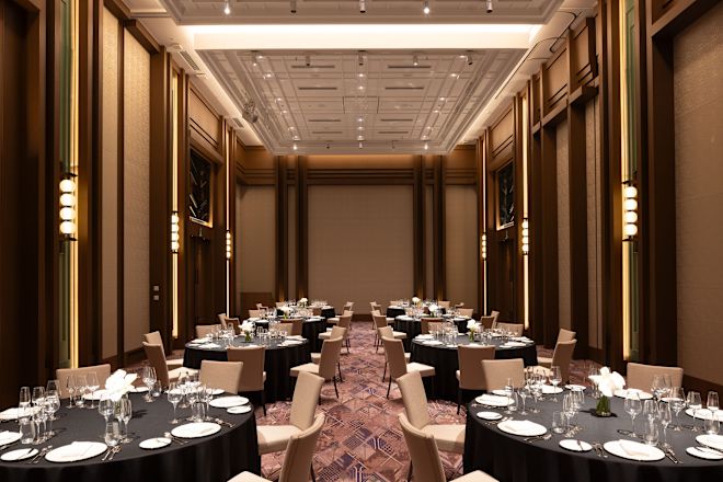 Park Ballroom Setup with Round Tables for Dining