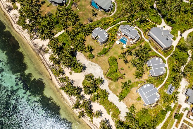 Arialfoto von Strand und Hotel