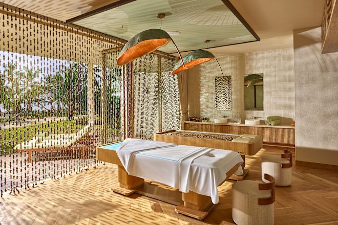 Massagebett im Waldorf Spa