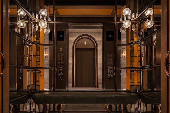 エレベーターの装飾