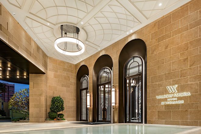 ウォルドーフ・アストリア・ホテルの玄関