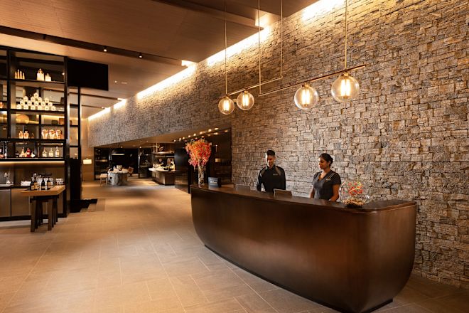 Recepción con miembros del personal