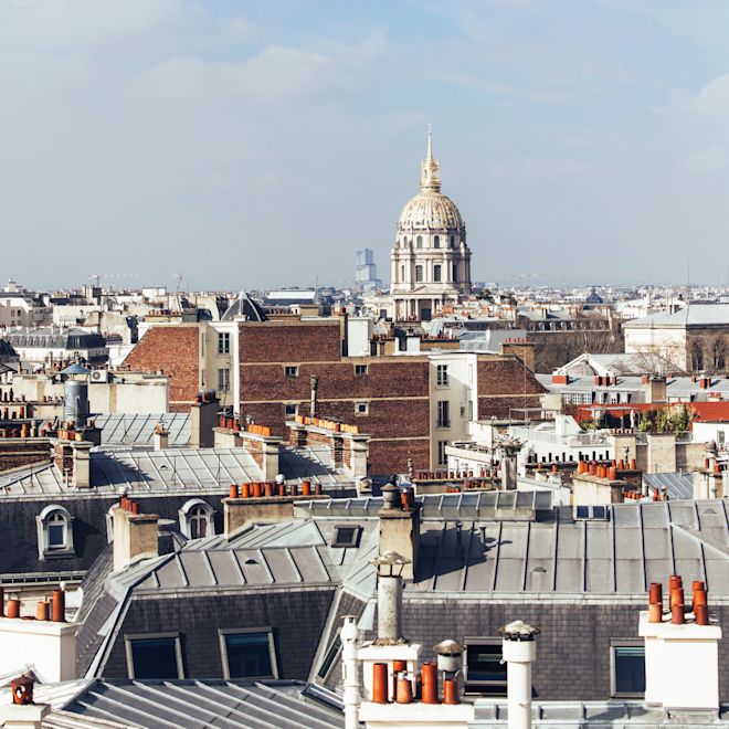 Pemandangan kota dari atap hotel
