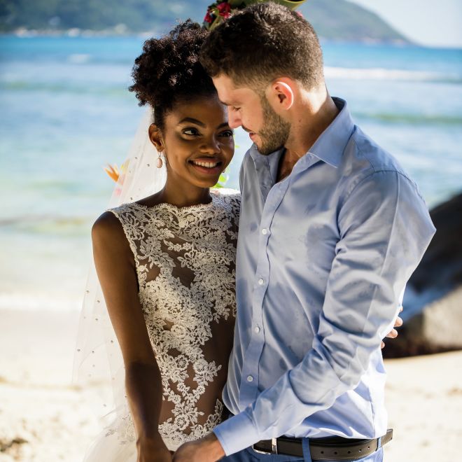 Upacara pernikahan di pantai