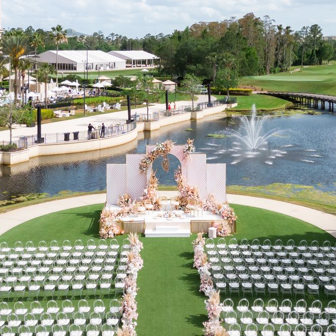 Pengaturan pernikahan luar ruangan