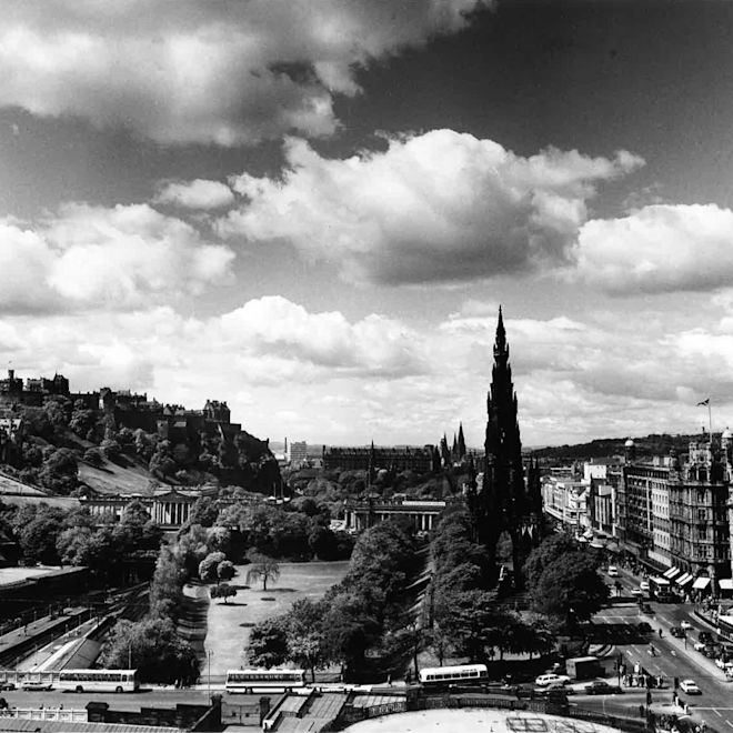 Old aerial shot of Edinburgh
