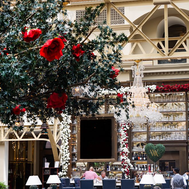 Peacock Alley restaurant, bar area