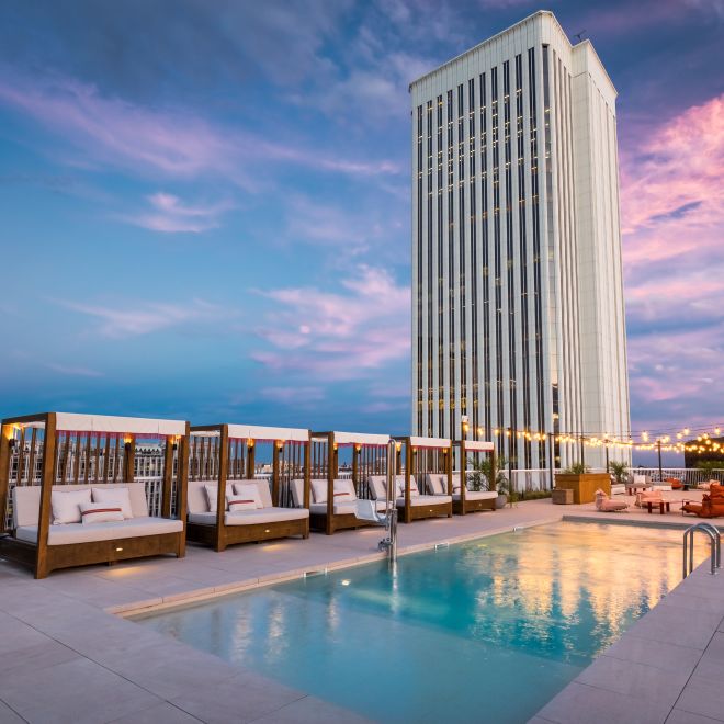 Piscina al aire libre en la terraza