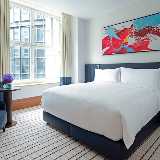 camera da letto, 1 letto, poltrona, vista sulla finestra