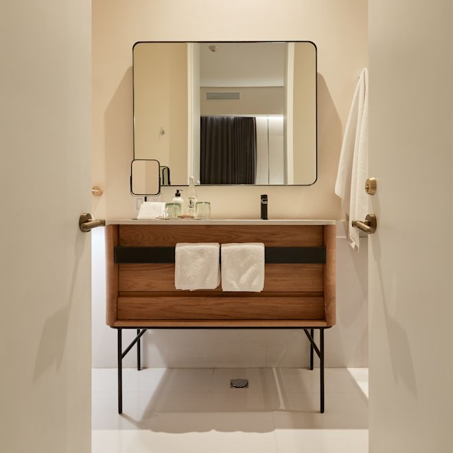 bed and room details