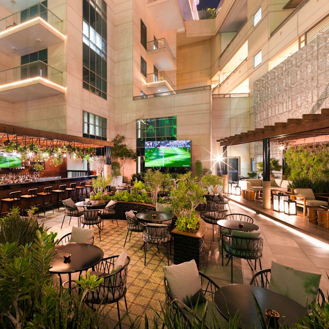 椅子を備えたマルベリー・タバーン