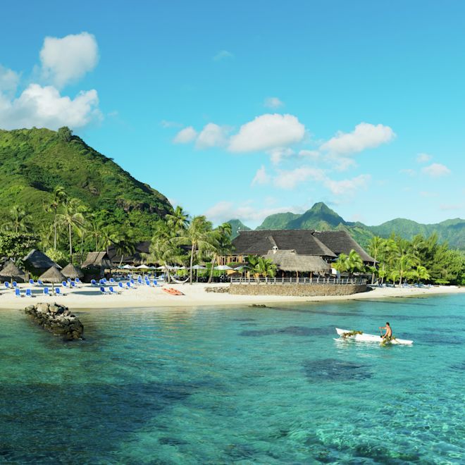 カヌーのあるプライベートビーチエリア