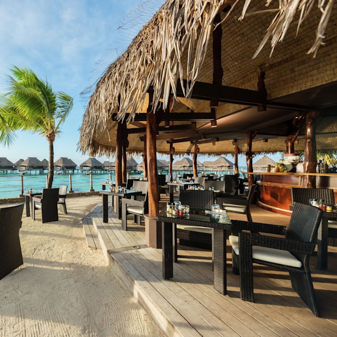 ロトゥイ・グリル＆バー・アット・ザ・ビーチ