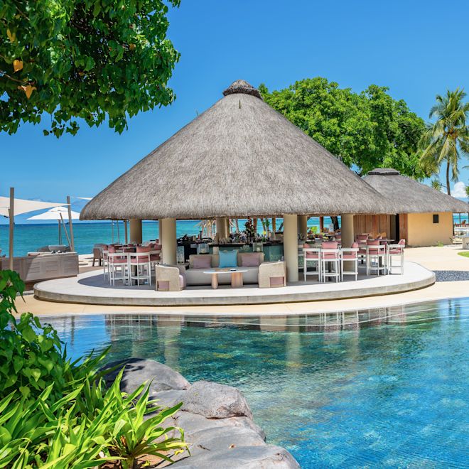 Coquillages Bar with surrounding water