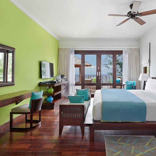 Tempat Tidur dan Tempat Duduk dengan Pemandangan Laut