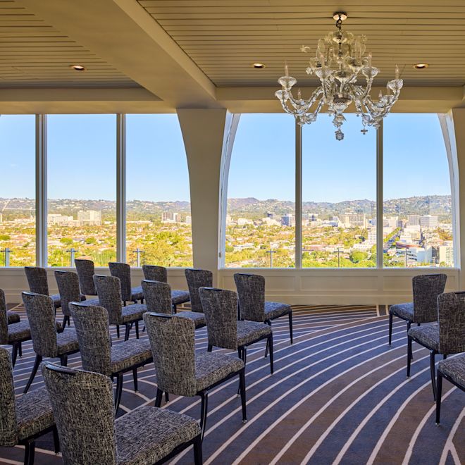 Starlight-juhlasalin valmistelu, teatterityylinen