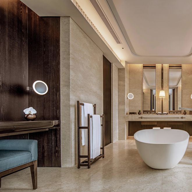 Royal Suite Master Bathroom