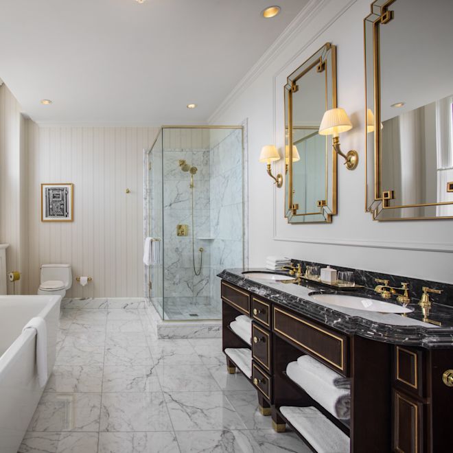 Nancy Hanks Suite, Bathroom