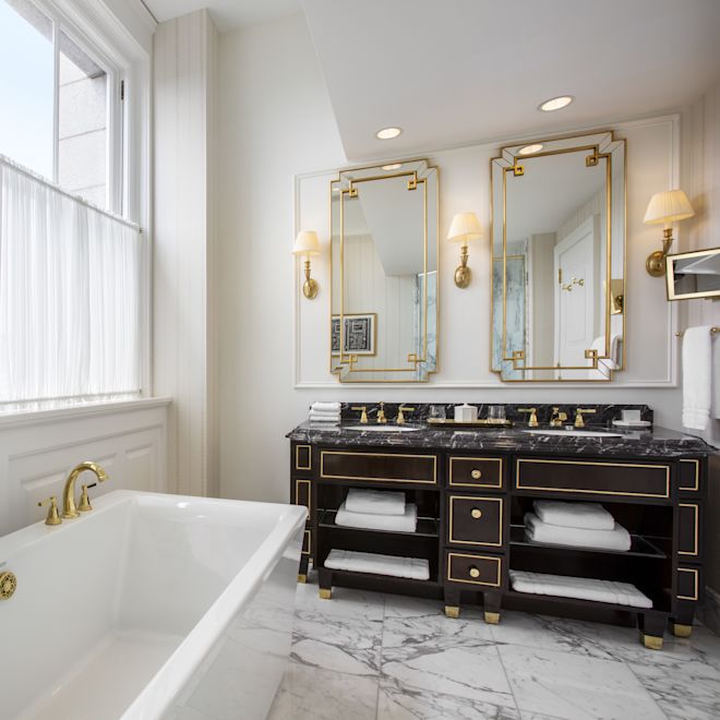 Penn Ave One Bedroom Suite, Bathroom