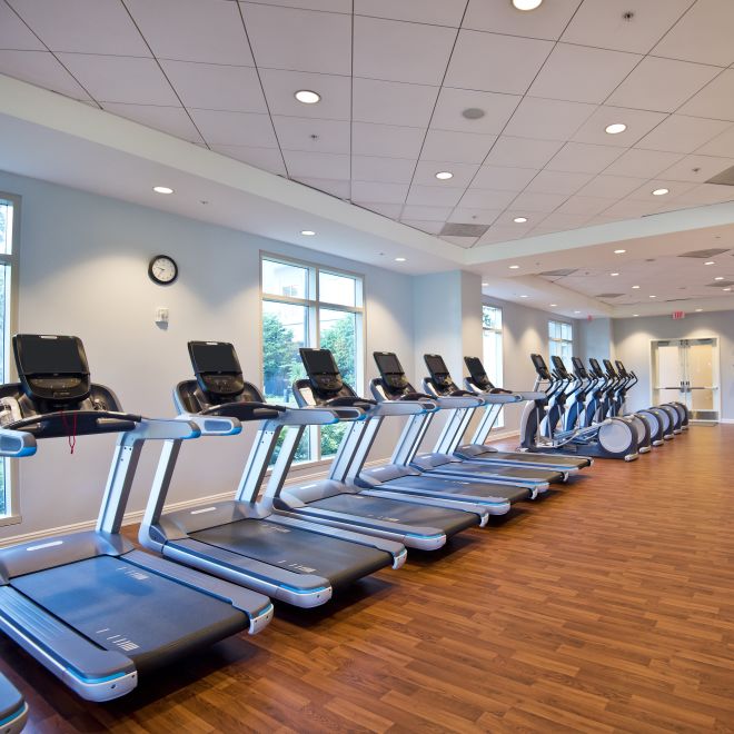 di pusat kebugaran, treadmill