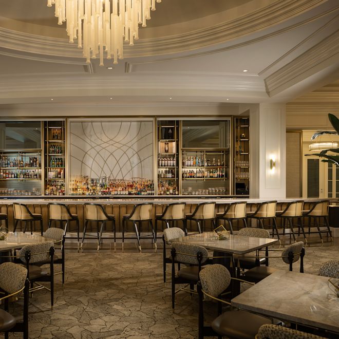 Waldorf Astoria Orlando, Bar Peacock Alley, dan lounge