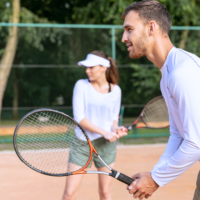 Immagine dello stile di vita del tennis con una coppia