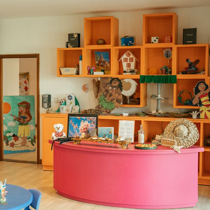 キッズクラブのおもちゃとリビングエリア