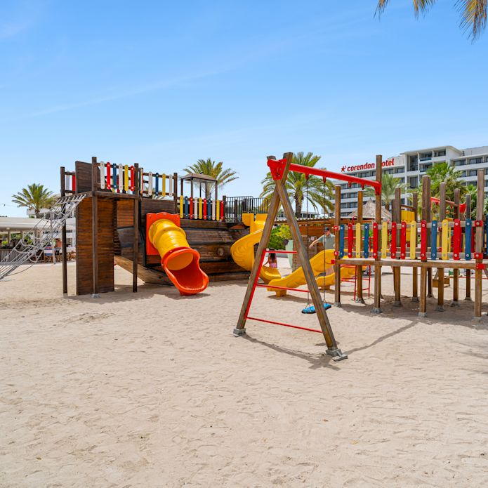 Plajda bir Çocuk Parkı