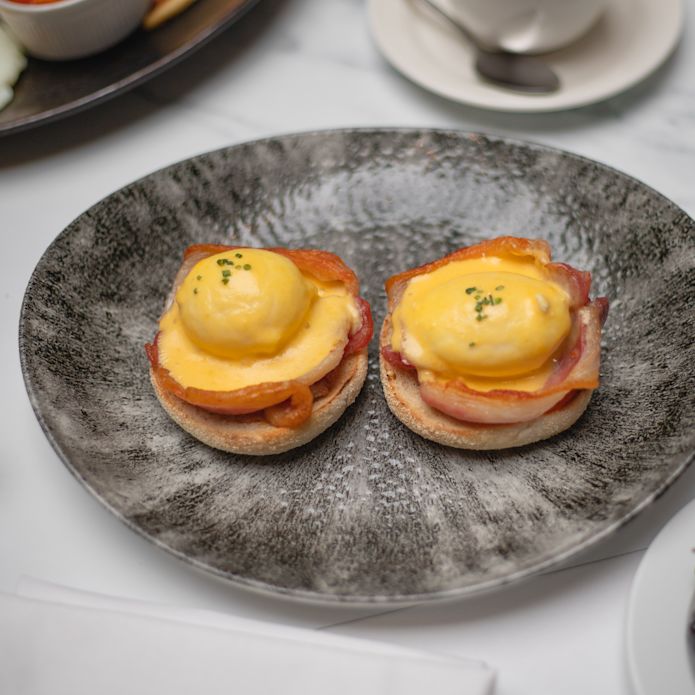 Benedict-Eierfrühstück