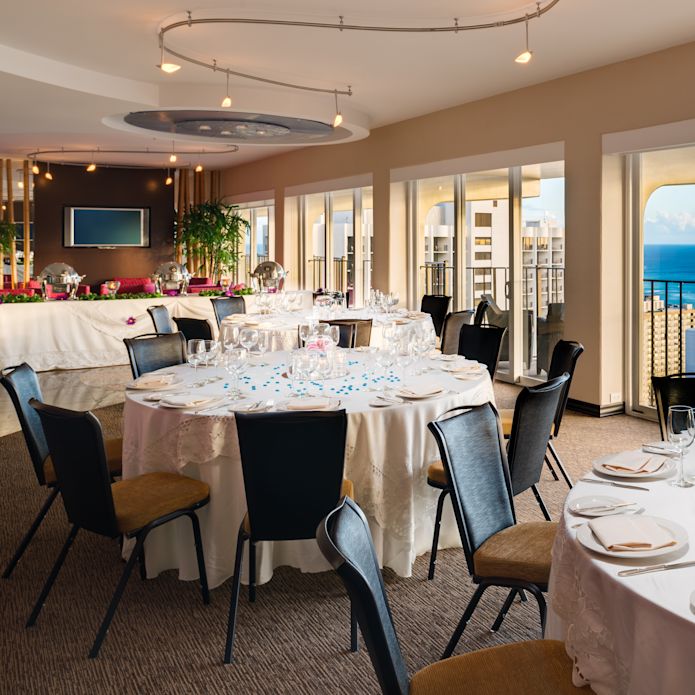 バンケット「アルティテュード＠37」のテーブルセッティング