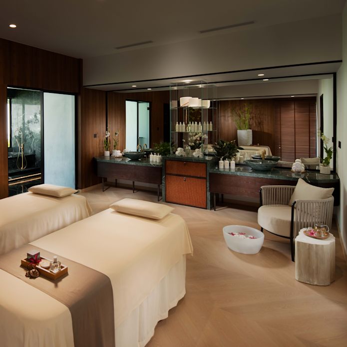 две спа-кровати и зона отдыха