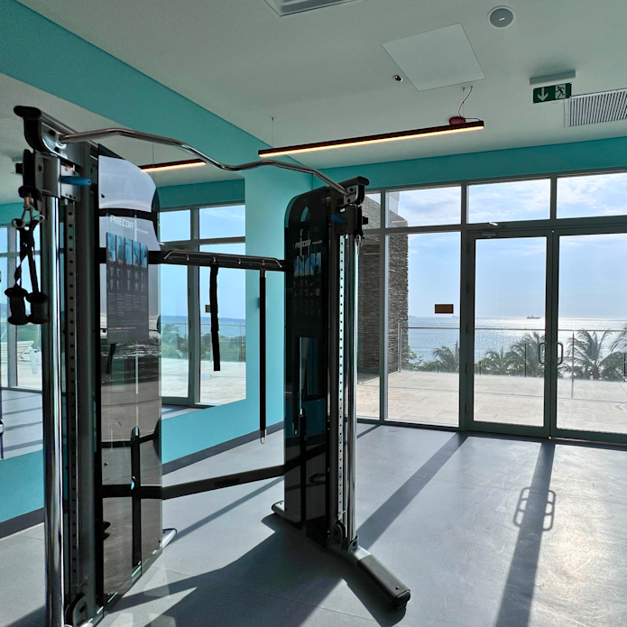 窓から眺めるフィットネスセンター