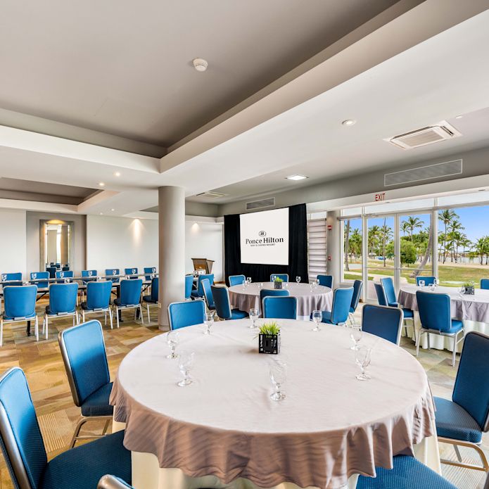 Salon del Mar Meeting Room with Large Windows Facing the Beach