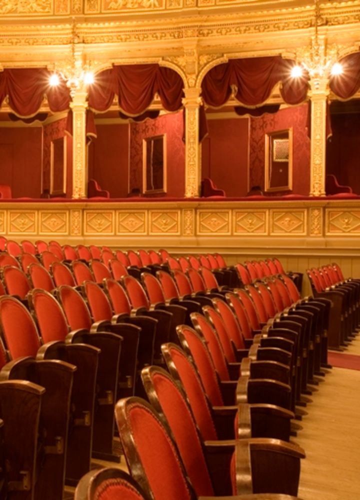 Scaune la teatru