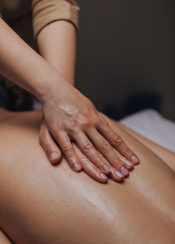 Personne recevant un massage