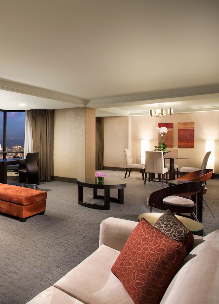 - Apartament prezidențial cu cameră de zi